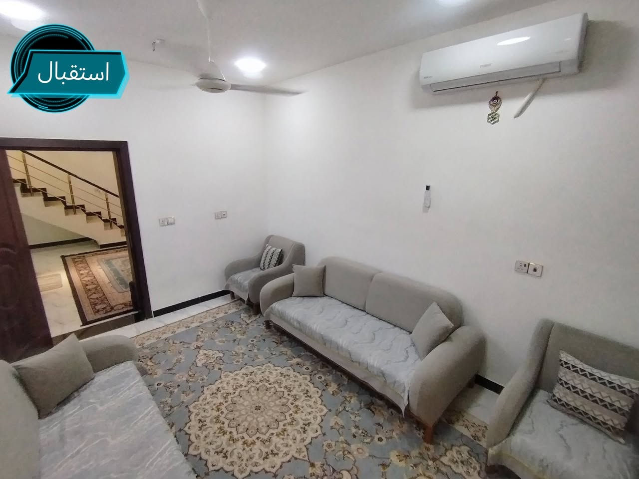 على بركة الله 
دار للبيع بمساحة ١٢٠م داخل مجمع الرواد السكني
يتكون من طابقين
يحتوي الطابق الأول على:
مطبخ+ استقبال+ هول دخلي+ غرفة نوم+مجمع صحيات + صحيات خارجية
أما الطابق الثاني فيحتوي على:
غرفتين نوم+ مجمع صحيات.
وللإستفسار أكثر يرجى الاتصال على الرقم ***********
