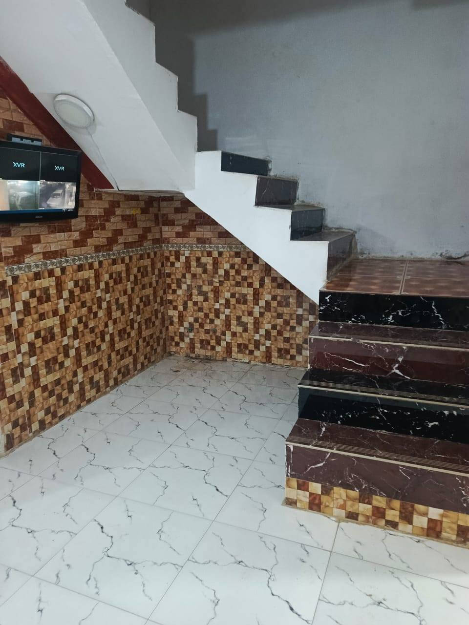 للبيع بيت ١٥٠ متر يحتوي على غرفتين نوم وصالة وصالة واستقبال ومطبخ بناء بلوك وصب السقف بناء حديث
حي زليزل
رابع فرع
للاستفسار 
***********
***********
