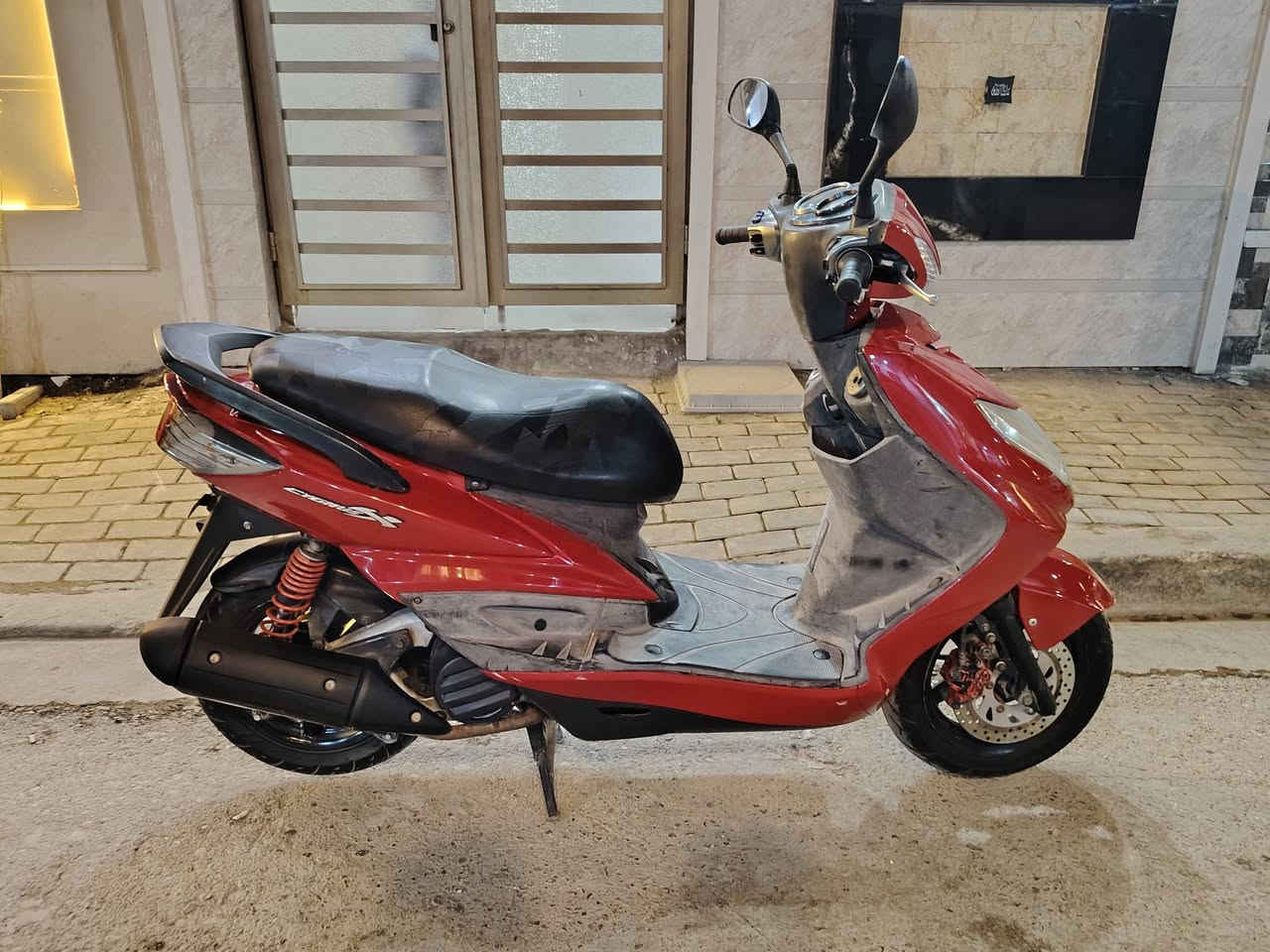 السلام عليكم للبيع سنكس فحل كابريتر مال رمبه مكفوله كفاله عامه السعر مليون و100وبيها مجال قليل العنوان بغداد حي تونس الاتصال على الرقم ***********
