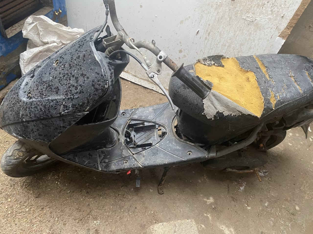 سلام عليكم
دراجه ساسوكي جنطة للبيع. كوم حديد عله وضعه هيج لا تجيً تكلي شبيه مادري شبيه هيج أبيع سعره٥٠بيه مجال قليل مكاني مسيان متواجد خاص


**إذا كنت صاحب هذا الإعلان وتريد حذفه لأي سبب، رجاءا أرسل رسالة إلى الدعم الفني**