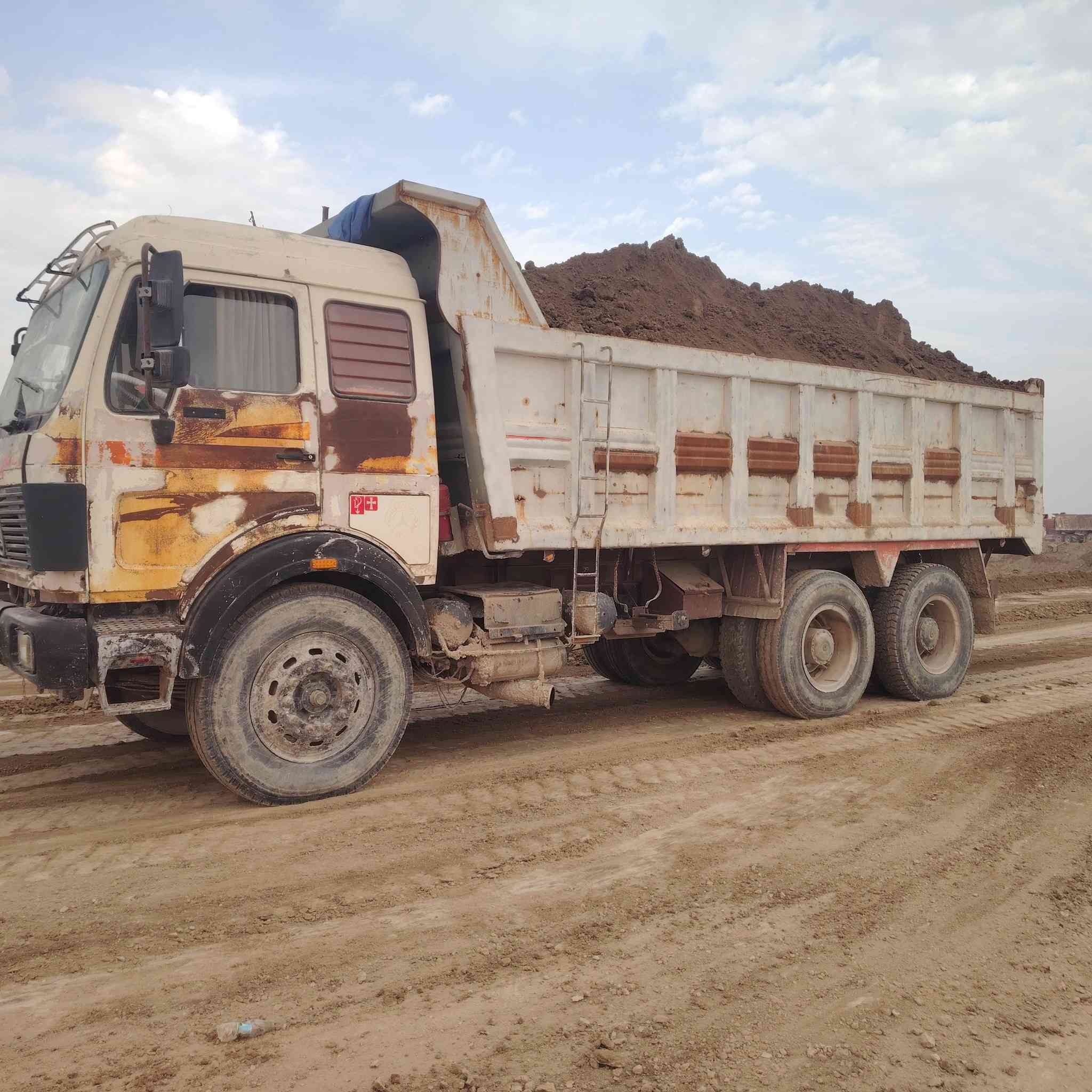 يالله البي للبيع مديل ٨٨ مكينه ٣٥دبل تربو كير ١٦٠دور ١١مجموعه جي اف تخم تاير بدي جديد بس قمار لكزز وجديده (***********)
