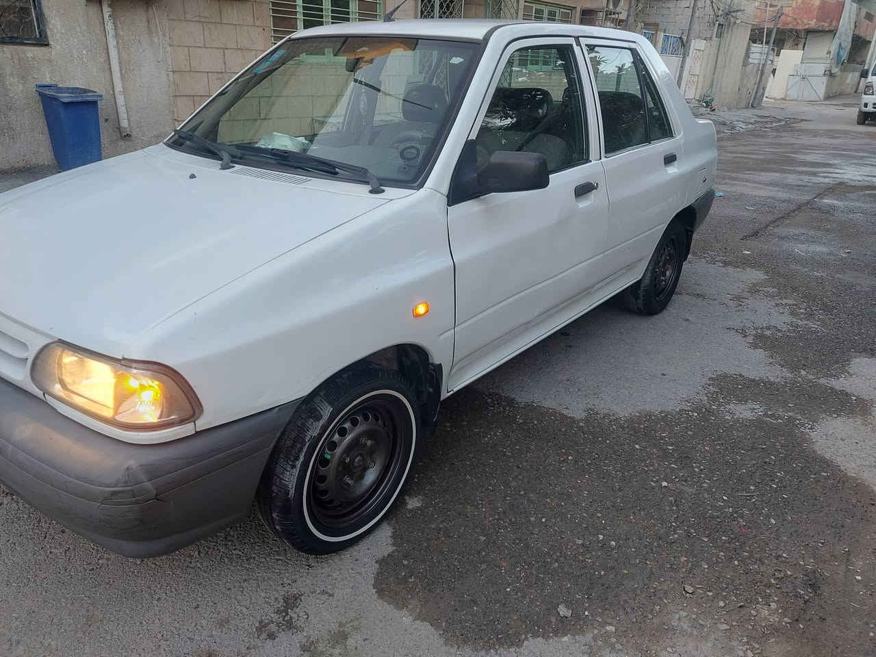 سايبا موديل 2020 
السنويه باسمي رقم بغداد والتحويل مباشر
كير مكينه كفاله شواصي بلاديه صدر بحاله ممتازه
دوشمه كامله كشنات ارظيه 
بيها رش فقط بدون دواخل موظح بالسونر
سياره جاهزه من كلشي
ماشيه : 115 الف 
 العنوان بغداد / كم ساره 
السعر : 55 $
الاتصال : ***********
