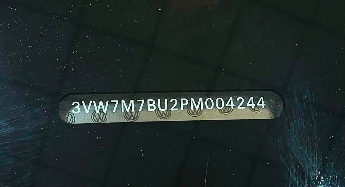 للبيع فقط سيارة نظيفة وجديدة
2023 VW Jetta Se

بصمة ابواب و تشغيل 
تشغيل عن بعد 
فتحة بانوراما 
رادار امامي و جانبي
نقطة عمياء 
بریك بصمة
شاشة الكتروني 
كشنات جلد و تدفئة و كهربائي متحرك 
كاميرا
مانع انزلاق 
اوتو ستارت ستوب
نظام ايكو
محرك 15 توربو
ماشية 68 الف ميل 
الضرر قباغ صندوق  مصبوغ
للاستفسار الاتصال ***********
مكان السيارة اربيل
