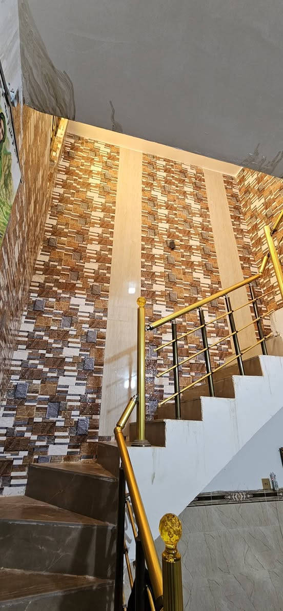 الدار للبيع مساحة ٩٠ متر ، طابو سند ٢٥ ، منطقة حي الزيتون مقابل السفارة التركية على الشارع العام شارع ابو مهدي المهندس  ، الدار بناء حديث جدا ويحتوي على استقبال كبير وموزع غرف ومطبخ وغرفة مع منور في الطابق الارضي وغرفة كبيرة جدا في الطابق الثاني مع بلكونة فيها باب وكذلك ٣ مجمعات صحية موزعة في  البيت ، البناء طابوق بالكامل وسقف صب سي٣٠ ، ويحتوي على اثاث بسيط ، ولا يوجد فيه اي نقص ، السعر المطلوب ١٤٥ مليون قابل للتفاوض .
اي استفسار يرجى الاتصال على الرقم 
***********
فيه واتساب وتلكرام
الدار للبيع مساحة ٩٠ متر ، طابو سند ٢٥ ، منطقة حي الزيتون مقابل السفارة التركية على الشارع العام شارع ابو مهدي المهندس  ، الدار بناء حديث جدا ويحتوي على استقبال كبير وموزع غرف ومطبخ وغرفة مع منور في الطابق الارضي وغرفة كبيرة جدا في الطابق الثاني مع بلكونة فيها باب وكذلك ٣ مجمعات صحية موزعة في  البيت ، البناء طابوق بالكامل وسقف صب سي٣٠ ، ويحتوي على اثاث بسيط ، ولا يوجد فيه اي نقص ، السعر المطلوب ١٤٥ مليون قابل للتفاوض .
