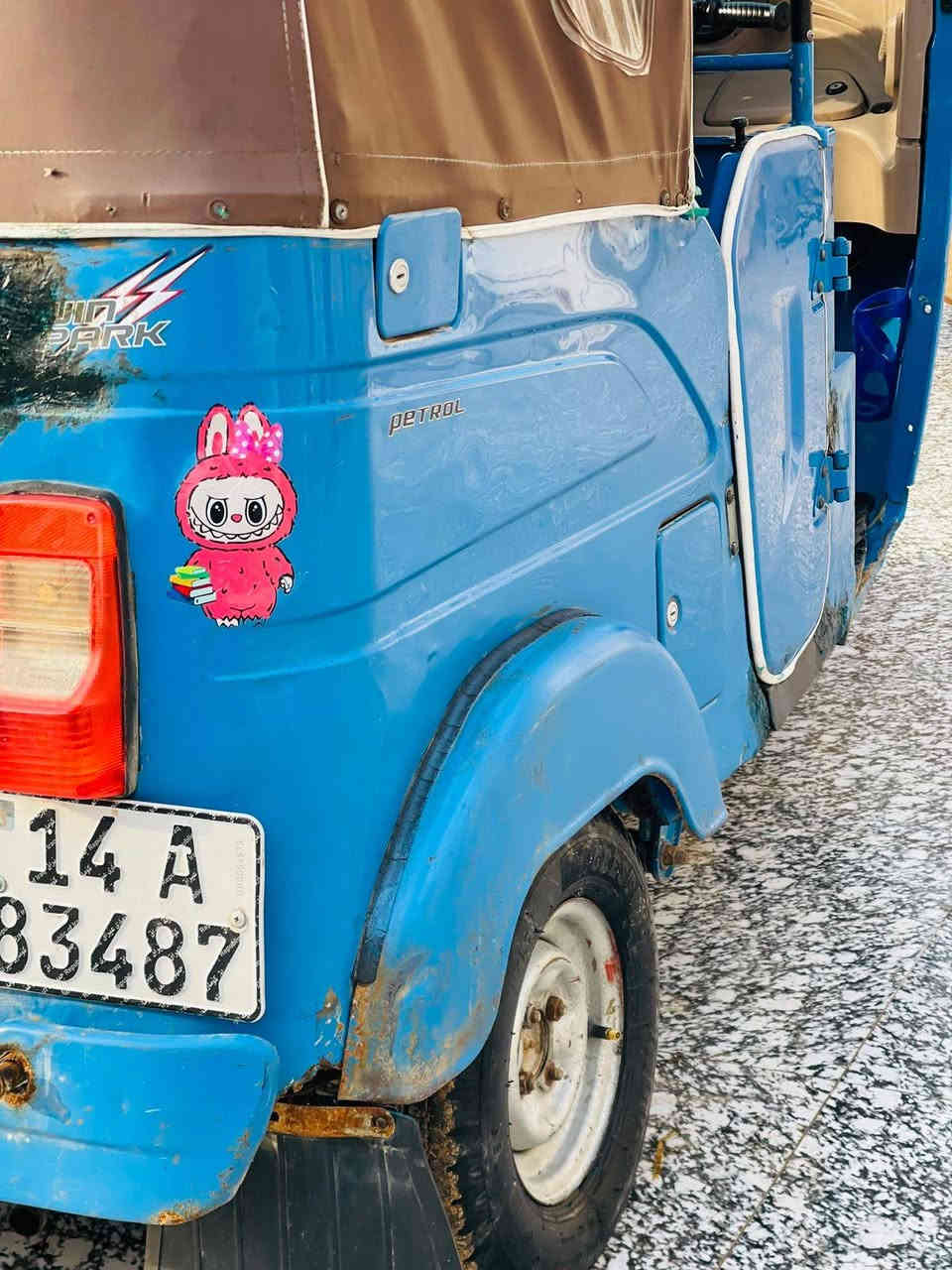 سلام عليكم تكتك موديل 2021شهر 8 َرقم بصره مشروع وطني تحويل ثاني يوم كشرتها كفاله مكينه مفتوحه مكاني ميسان 7250 وبيها مجال حك الجيه تصل ***********
