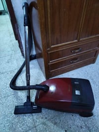 مكناسة كهربائية • أصلية • مستعملة مرات قليلة