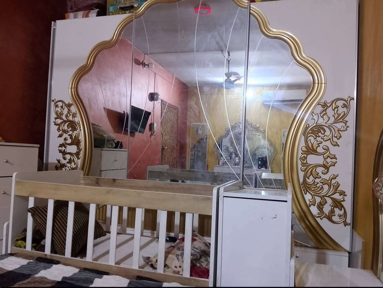 بيع مستعجل كلش  غرفه تركي درجه اوله ام التاج 9قطع نضيفه وضخمه الغرفة مكاني ديوانيه اسكان سعر مناسب كلش تفاصيل اكثر واتساب ***********
