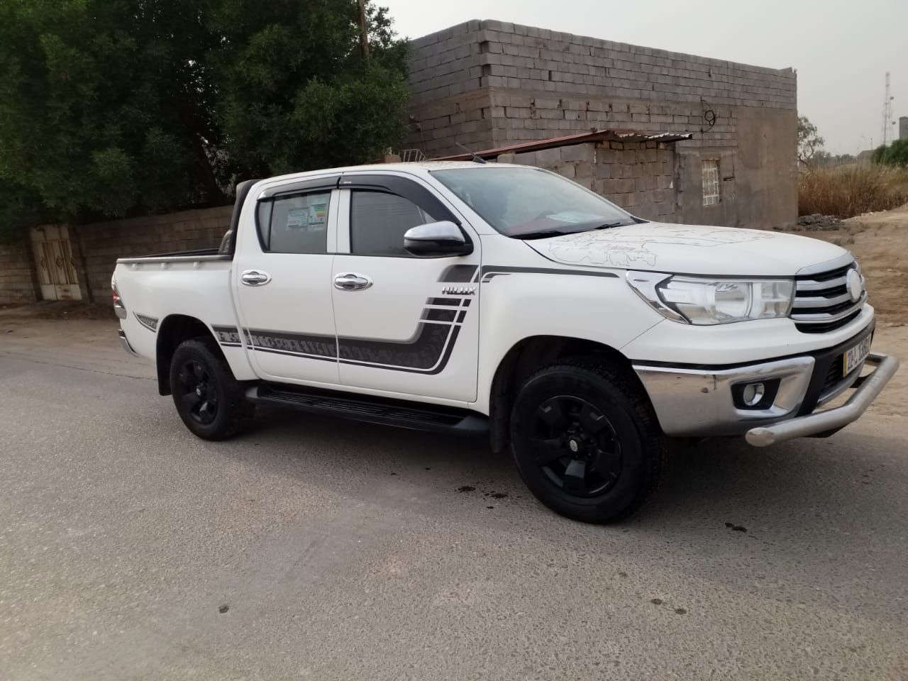 هايلوكس فور ويل للبيع موديل 19 مكفولة كفالة عامة كير اوتماتيك سنوية لل29 تخم تاير ارضيات جلد سيارة جديدة كلش للاستفسار ***********
