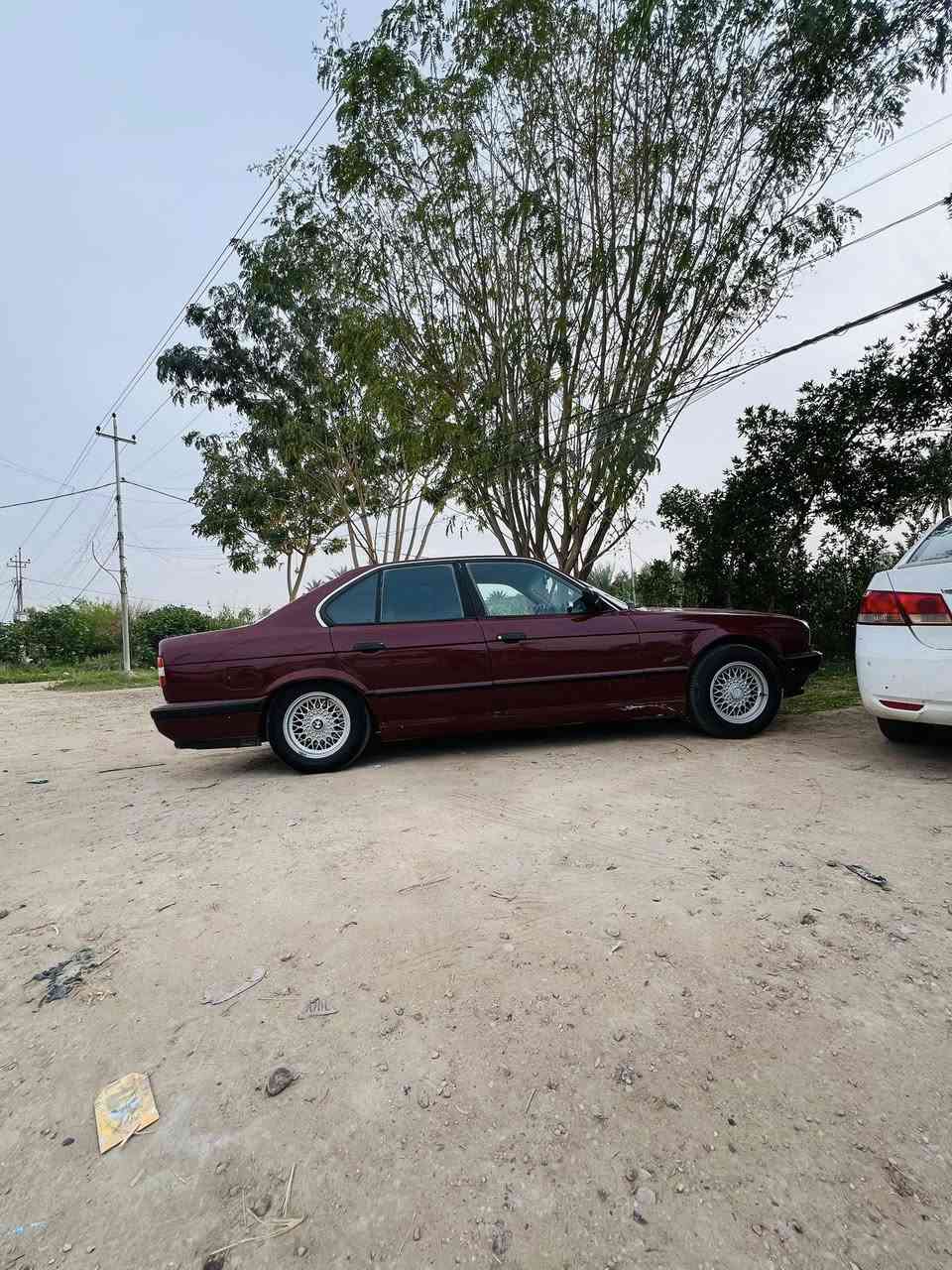 #اللهم_صل_على_محمد_وال_محمد
للبيع فقط 
BMW525i
السيارة جاهزة ع الاخير صبغته حلوة ضربتها فقط الجاملغ الخلفي جهه السائق كير محرك كفالة تبريد ثلج دوشمة جلد فتحة كهربائيات كاملة تايرات جدد قبل شهر شديتهن باتري جديد بعده بالضمان هم 
السيارة رقم بغداد بسمي مشروع وطني تحويل ثاني يوم 
معروضة 65 وبيها مجال 
للعلم محركها مسكر عدل 

غير متواجد ع التواصل رقم الهاتف ***********
