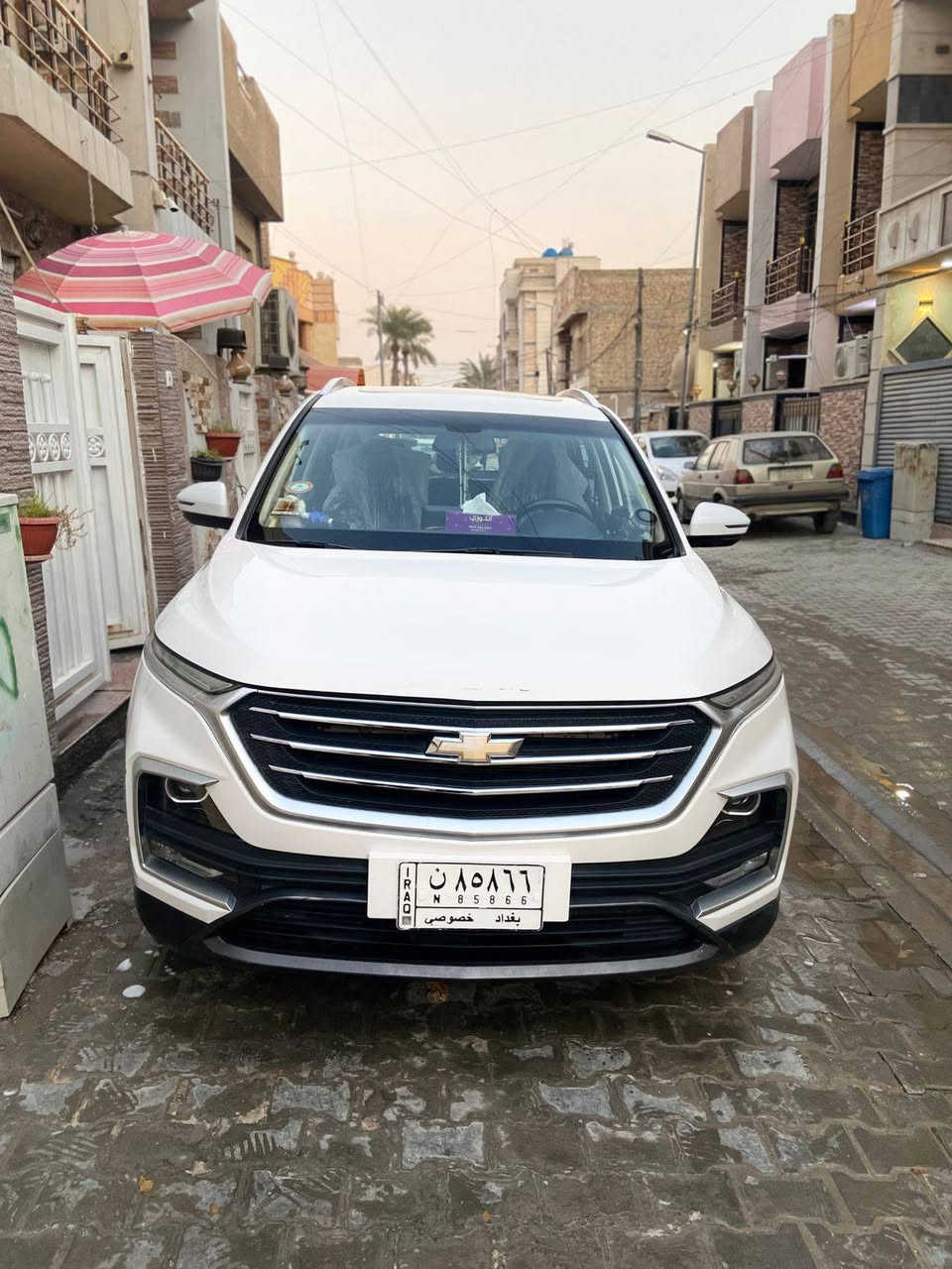 السلام عليكم شباب سيارة🚗 كبتيفيا 2021 للبيع خليجي سنويه 2028 شباك كروم ولايت ضيابي اشاير لد نهاري ليلي ويل 17 السيارة 5 راكب تجي بصمه بل جهتين فتحه بل سكف سلايد روف السيارة ماشية 50 كيلو متر بدون أي صبغ بيه كم ضربه مثل ما موضح بل صور السمير ابد ما نازل مكفولة من الدعاميه للدعاميه تجي بمحرك 1500 توربو يعني 4سلندر مكينه اقتصاديه كلش كامره وحساسات لون أبيض بيه حاملات اكواب خلفيه بس امغلفه قطعتين تبريد للبيع أو مراوس السعر130 وبيه مجال للاستفسار الرقم ***********
