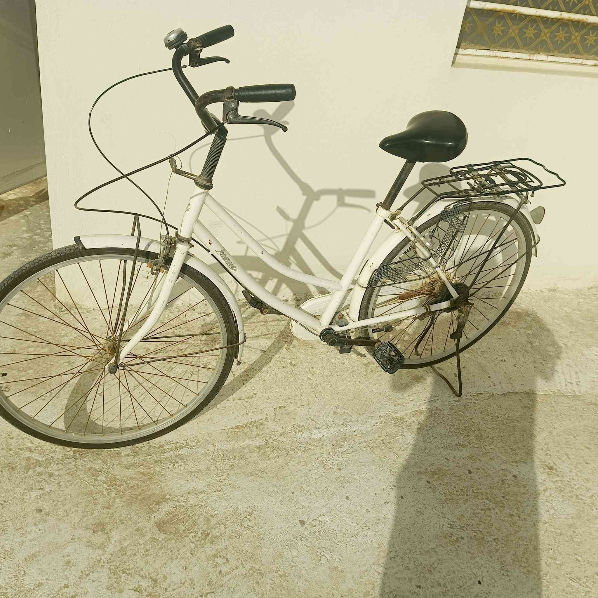 باسكل حجم 26نضيف السعر 80الف العنوان كربلاء مقابل جامعه كربلاء
***********
