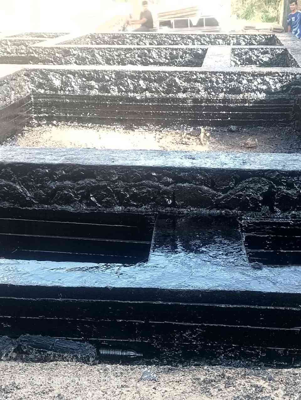 أعظم سبب للتوفيق والرزق ليس ذكائك ولا شهادتك ولا علاقاتك أيًا كانت.. بل نيَّتك الطيِّبة الخالصة لوجه لله هي التي تفتح لك أبواب الرزق والتوفيق من حيث لا تحتسب.. النوايا الطيبة تُرتِّب لصاحبها أجمل الأقدار.. فسعادة الآخرين لن تأخذ من سعادتك، وغناهم لن ينقص من رزقك، وعافيتهم لن تسلبك صحتك، فكن صاحب نيَّة طيِّبة وأثر طيب بين الناس."
بسم الله والصلاه والسلام على رسول الله 
عملي في قضاء هيت منطقة (بصاير)تم تزفيت قطعة أرض ماده القير قاطين القاط الاول اساس وبعدها القاط الثاني ثخين جير جبهه هذه العمل بأداره واشراف  شركة أدم للعقار  بأداره الاخ عمر اسماعيل ابو عبودي 
✅ مستعدين لتزفيت القطع الأراضي والرباطات والجدران والارضيات من الرطوبه الارضه 
✅ وتقيير الاسطح والمباني الحكومية وتقيير احواض الماء من الرطوبه 
✅وعمل ماستك السطوح وتصليح الماستك القديم كوي واضافة 
✅وعمل الباد السعودي 
✅وعمل الايزوكام الدرجه الاولى عازل حراري 
✅وعمل الماده البيضاء للاسطح بكافه انواعها شبكه او بدون شبكه عازل حراري 
📍كادر عمل متكامل لكافة الأعمال تزفيت وتقيير الاسطح وعمل الماده البيضاء للاسطح وعمل الايزوكام الدرجه الاولى بأنسب الاسعار 
📞الاتصال والاستفسار     ***********    ابو آدم المحمدي
