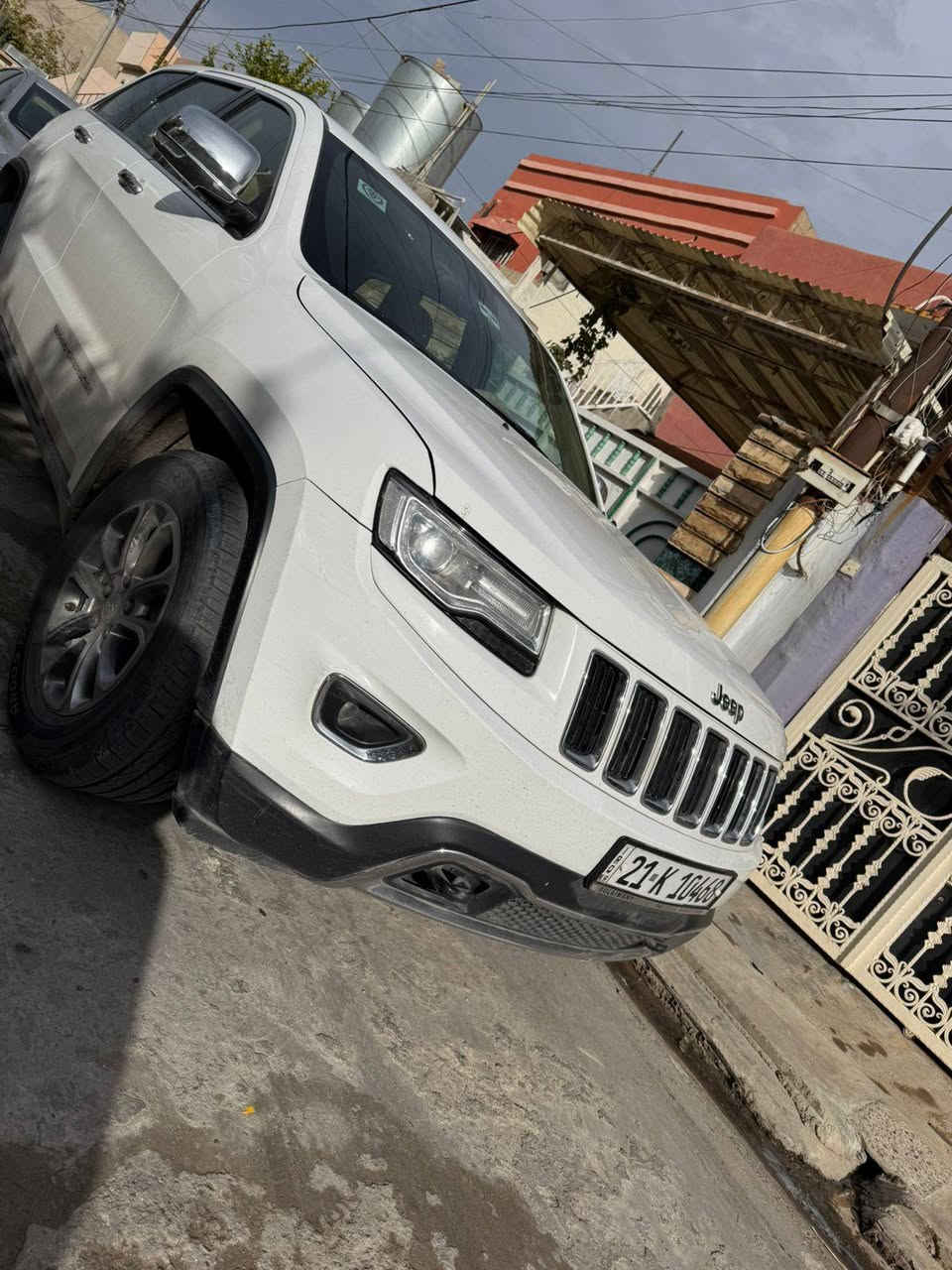 سلام عليكم ورحمه الله وبركاته 
سياره جيب لاريدو موديل 2014 خليجي فول مواصفات سقف سلايت بصمه فول مكان كركوك سياره بيد ثاني شخص من شركه مامتعوبه كير محرك شرط مامفتوح بيها قطعتين صبغ قليل *********** سياره مال بيت نضيفه كلش ماشيه قليل
بسمنه وبطاقه بنزين بيها كركوك, العراق
