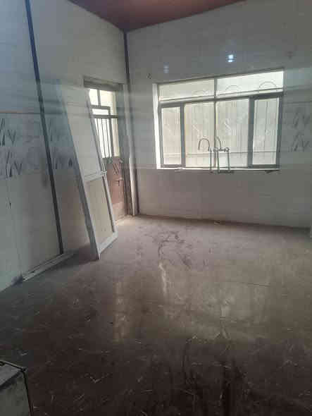 البيع مشتمل مساحه ١٢٥متر طابو صرف يحتوي علئ غرفه نوم هوال اومطبخ اوستقبال اوصحيات دخليه اوخارجيه طارمه جبيره ينباع علئ مبادره 
اونقد سعر مناسب مقارنه باالاسعار اليمه السعر علئ مبادره ٧٠ اونقد ٦٥  البيت فارغ حاليا  العنوان بابل ناحيه ابوغرق حي الجواد 
مقابيل ساحه الاستفسار اكثر ( ***********)
