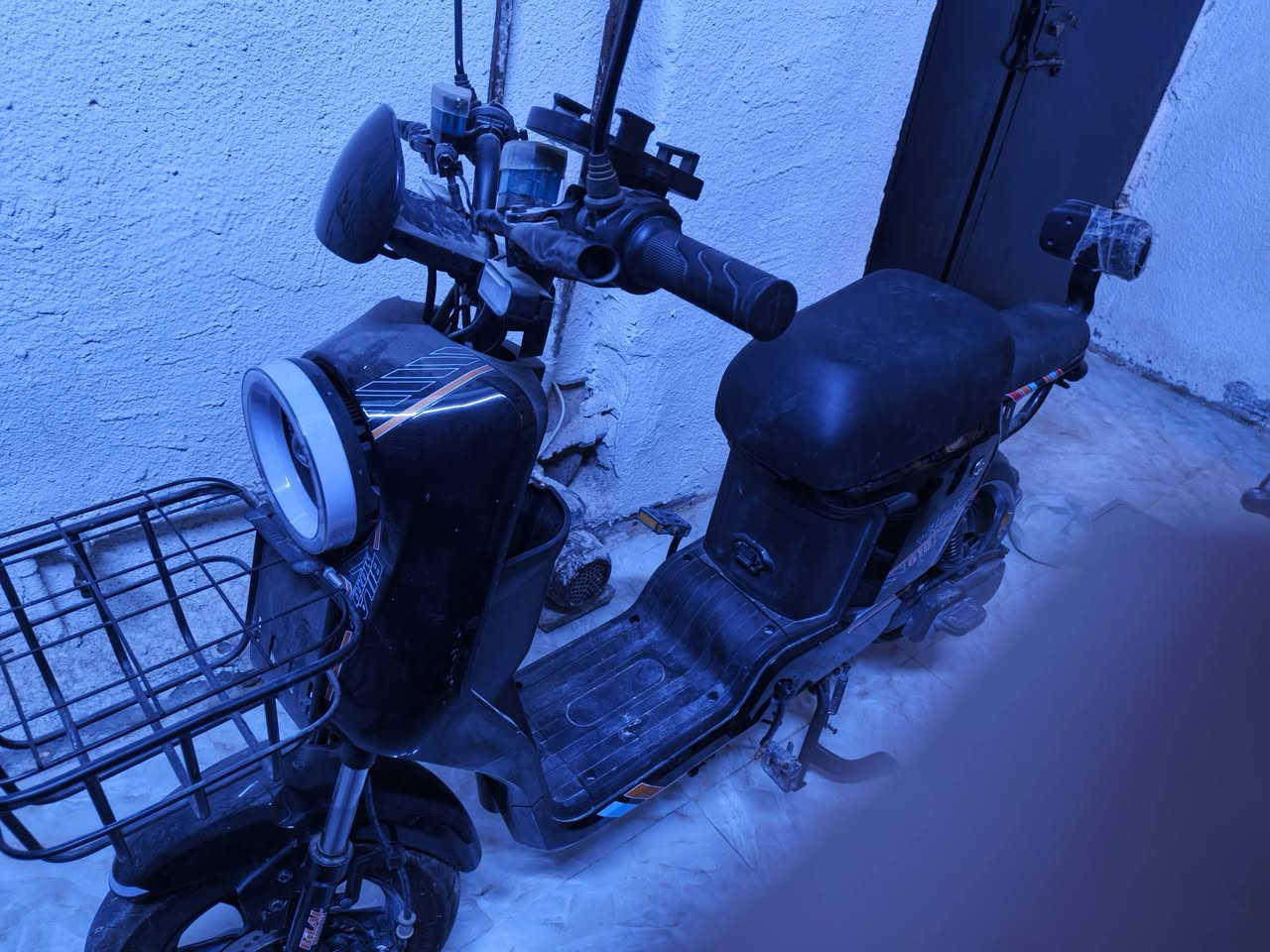 السلام عليكم من رخصة الأمن باسكل شحن R10 خمس بطاريات نظيف كلش وشحنه حلوه بطاريات نظاف كربلاء البوبيات هاتف*********** السعر 500000وبيه مجال
