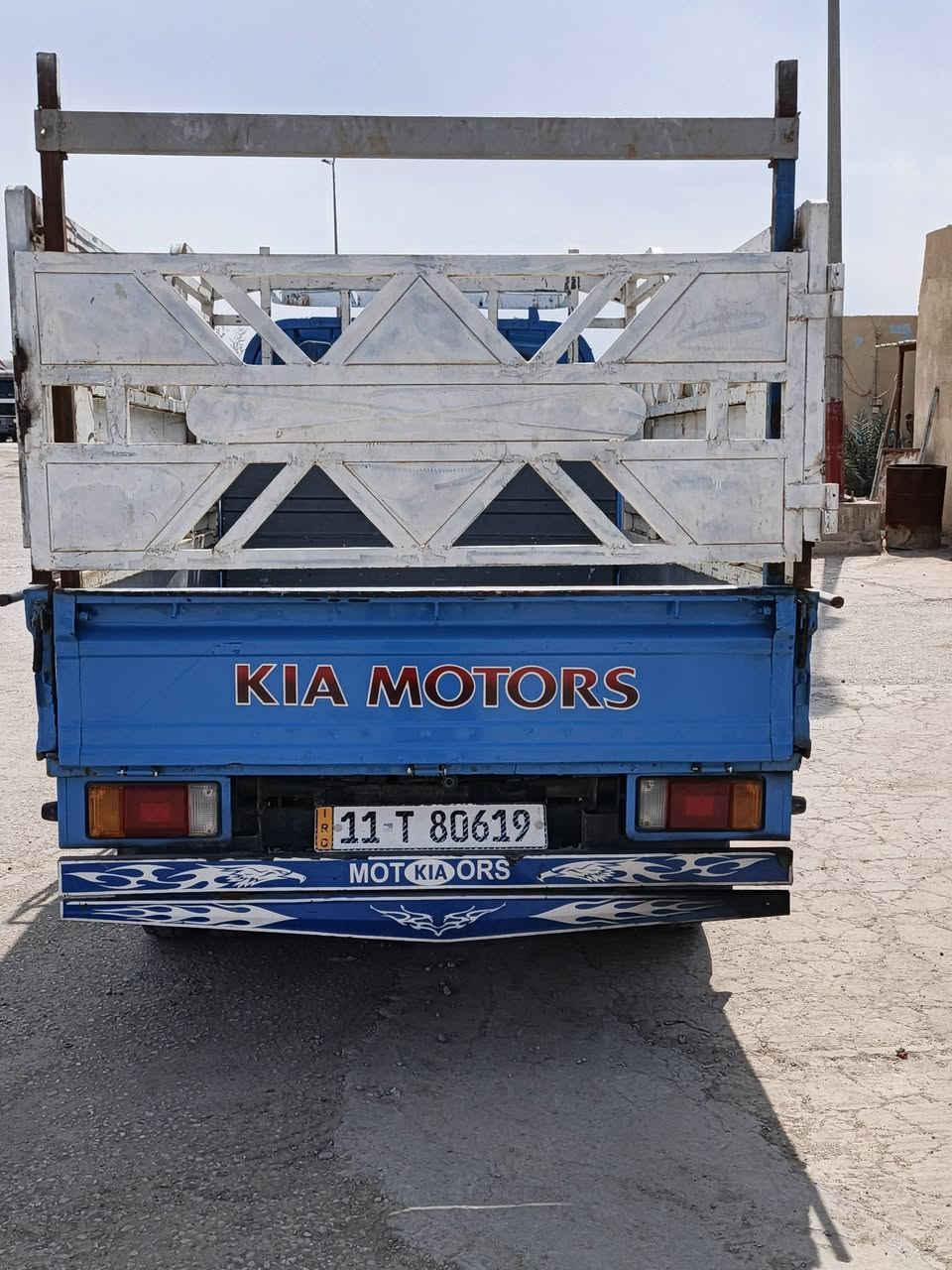 من رخصت أدمن الكروب السلام عليكم كيا نثيه مؤديل 1994 رقم بغداد أنكليزي بأسمي هزه جديده وسنويه لل 2028 شهر 6 السياره متعوب عليها صدر ودبلات أماميه جدد صلايب الكاردن جدد تخم تايرات جدد مكينه وكير خير من الله عينه وصينيه وبولبرن جدد شادهن داينمو وسلف جدد السياره نافضها السعر 58 وبيها مجال بسيط مكاني كربلاء للاستفسار ***********/***********
