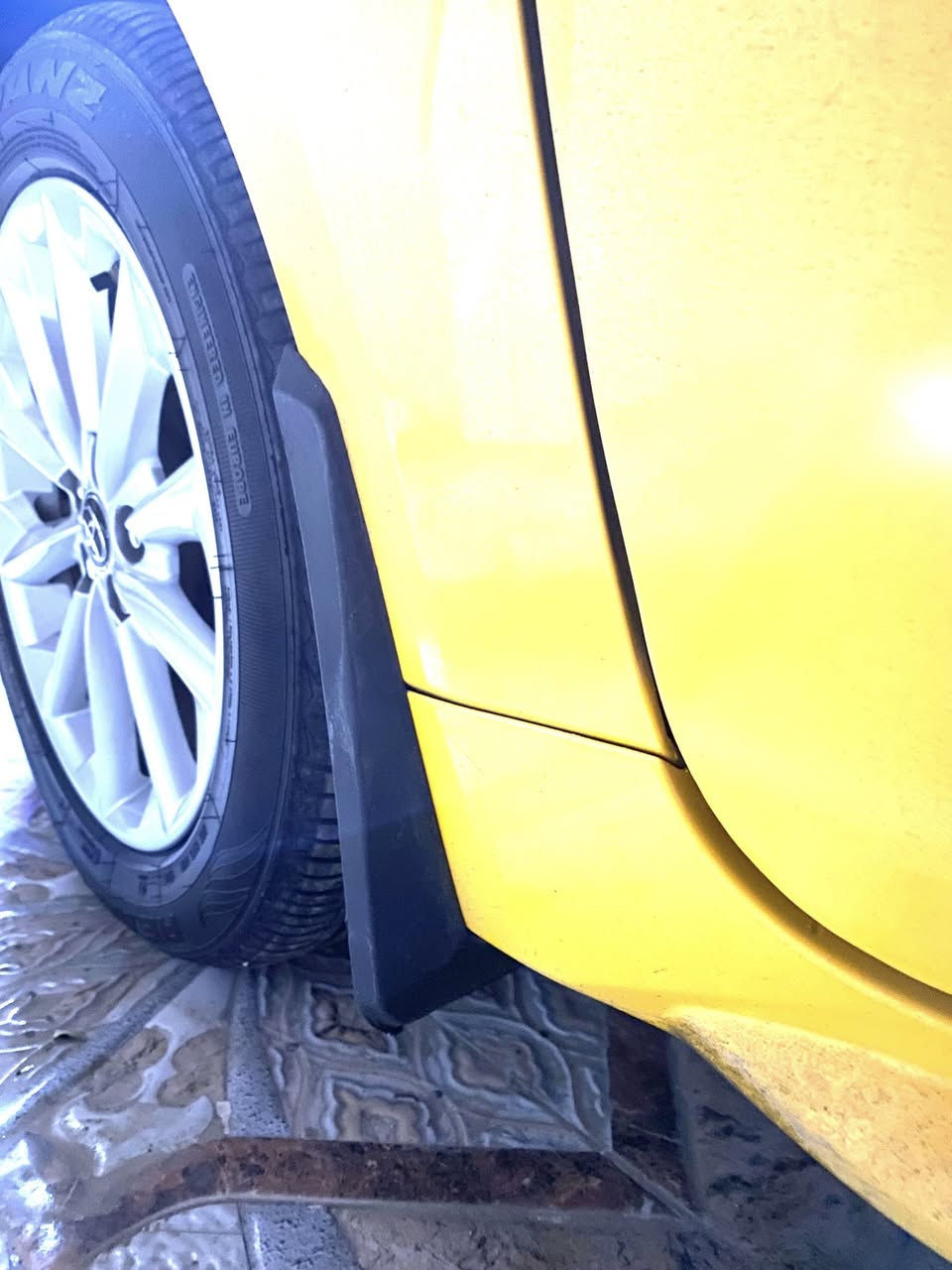 السلام عليكم /عندي واقيات طين مال كورلا وراد امريكي بلادي مو تجاري يرهم من موديل ٢٠٢٠ لحد ٢٠٢٥ ويرهم للكورلا الصيني شكل امريكي سعر 40 الف مكاني كركوك ***********
