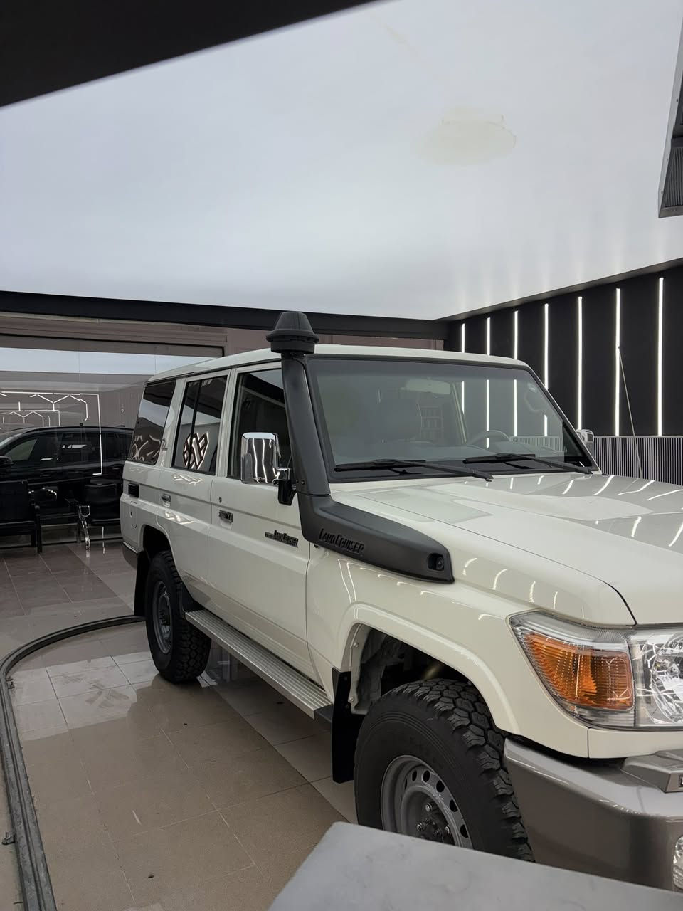 السلام عليكم 
لاندكروزموديل٢٠١٧
محرك ديزل كاز
١٠٨كم كفالة عامة
***********
