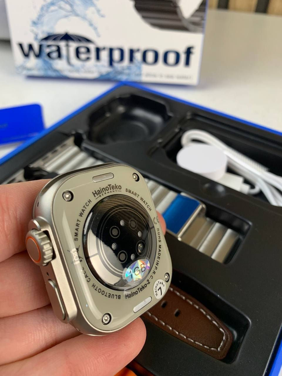 HainoTeko Ultra 2A 49MM – La Montre Intelligente Élégante et Polyvalente - ساعة ذكية أصلية

                شاشة عملاقة 49 ملم: شاشة لمس عالية الدقة تضمن لك وضوحاً فائقاً تحت أشعة الشمس المباشرة مع واجهة مستخدم بديهية وسهلة.أداء فائق وذاكرة 1 جيجا: بفضل الذاكرة المدمجة، توفر الساعة سرعة استجابة مذهلة في تشغيل التطبيقات وتخزين البيانات الشخصية.بطارية جبارة (20 يوماً): انسَ عناء الشحن اليومي؛ استمتع بما يصل إلى 20 يوماً من الاستخدام العادي بشحنة واحدة فقط.إجراء واستقبال المكالمات (Bluetooth Calling): مزودة بميكروفون وسماعة بجودة عالية تتيح لك التحدث مباشرة من معصمك أثناء القيادة أو ممارسة الرياضة.طقم متكامل (3 أحزمة): تأتي مع 3 خيارات للأحزمة لتناسب كل مناسباتك:حزام كلاسيكي: للمظهر الرسمي والأناقة.حزام رياضي: للتمارين الشاقة والتعرق.حزام يومي: لراحة تامة طوال اليوم.مقاومة للماء IP68: رفيقك المثالي في كل الظروف؛ تتحمل الأمطار، غسل اليدين، والتعرق، ومقاومة للانغمار حتى عمق 1 متر لمدة 30 دقيقة.مستشارك الصحي والرياضي: تتبع نبضات القلب، مستويات الأكسجين في الدم، وتحليل عميق لجودة النوم، بالإضافة إلى أوضاع رياضية متعددة (مشي، جري، ركوب دراجات).شحن لاسلكي ذكي: تأتي مع شاحن مغناطيسي لاسلكي يوفر شحناً سريعاً وآمناً دون الحاجة لأسلاك مزعجة.المواصفات التقنية:مقاس الشاشة: 49 ملم (High Resolution).الذاكرة: 1 جيجابايت (RAM/Storage).الحماية: معيار IP68 المقاوم للماء والغبار.الاتصال: Bluetooth 5.2 (للمكالمات والإشعارات).التوافق: تعمل مع أنظمة Android و iOS.محتويات العلبة: الساعة + 3 أحزمة + شاحن لاسلكي + دليل الاستخدام.


**إذا كنت صاحب هذا الإعلان وتريد حذفه لأي سبب، رجاءا أرسل رسالة إلى الدعم الفني**