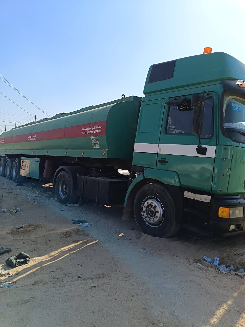 السياره لبيع مو موديل ٩٩ سنويه ال ال 30 السعر 150 وبها مجال علمن   ان السياره تشتغل على البصره حاليا الاتصال ***********
