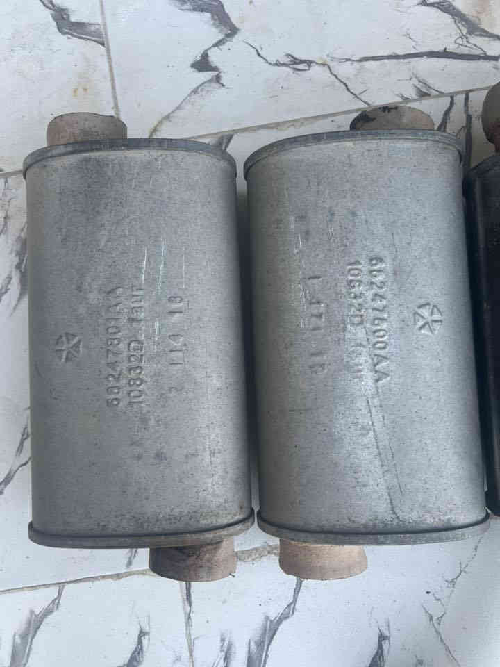 السلام وعليكم دبات سود هنه والوصطيات بلاديات فتحتهن بيدي للبيع مكاني البصره السعر خاص ***********
