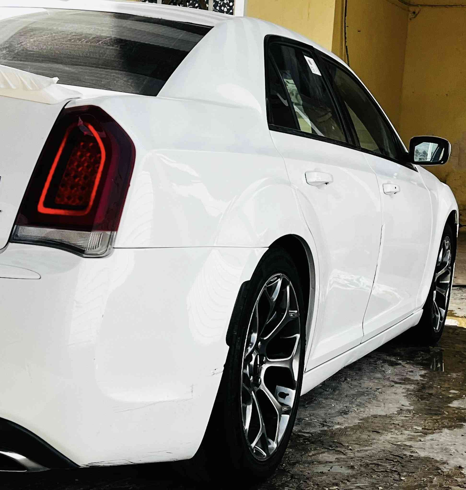كلايسر 300S 2017
كصة جنطه ادوات متؤم رقم وسنويه اصليات

فول مواصفات  عدا الفتحه معروفة مواصفات S

🔹بجم عريض    

🔹مكينه 6سلندر 3600 كفالة 

‏🔹كير ماوس كفالة SPORT

🔹ماشية 105ميل￼

🔹بصمة تشغيل عن بعد

🔹حدادة طوبة

🔹تخم تاير

🔹قطعتين تبريد 

🔹 سستم صوت شركة الباين مع دمام  داخل الصندوك

🔹لايت زنون اصلي منضومه كامله

🔹مانع انزلاق 

🔹كشنات كهرباء 

🔹كشنات تدفئة

🔹فول تحكمات ستيرن 

🔹شفتات ستيرن

🔹حساس أمامي خلفي 

🔹شاشة Carplay 

🔹 دواخل السيارة جلد اسود S 

السعر 75$

مكان السيارة البصرة 

للاستفسار 

***********
