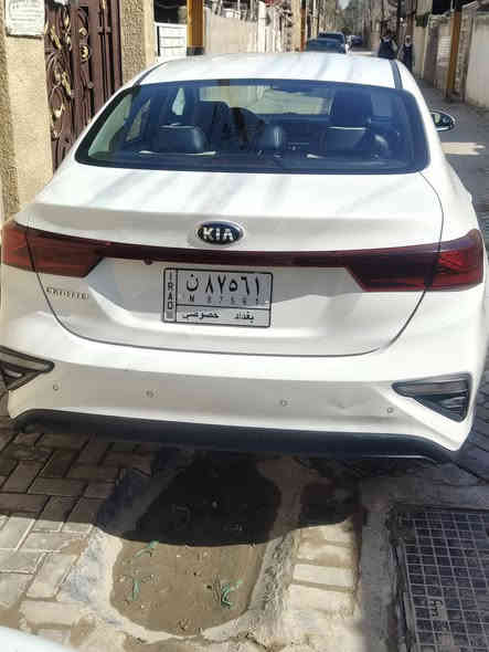 السلام عليكم
كيا سيراتو خليجي موديل 2020
محرك 1600 
داخل لونين حساس خلفي مري كهرباء تبريد قطعتين وفتحة
سيارة دوشمة حديثة وتغليف الابواب حراري 
مكان السيارة بغداد الامين الثانية بااسمي السيارة 
سعرهه 150
