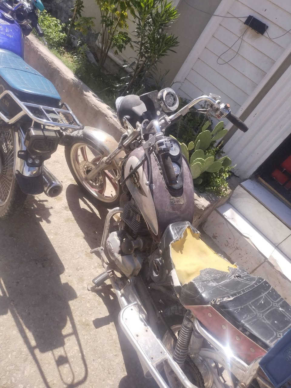 دراجه جونده سعرها 250 وبيها مجال نجف مقابيل قريه الغدير عمود 265    /***********
