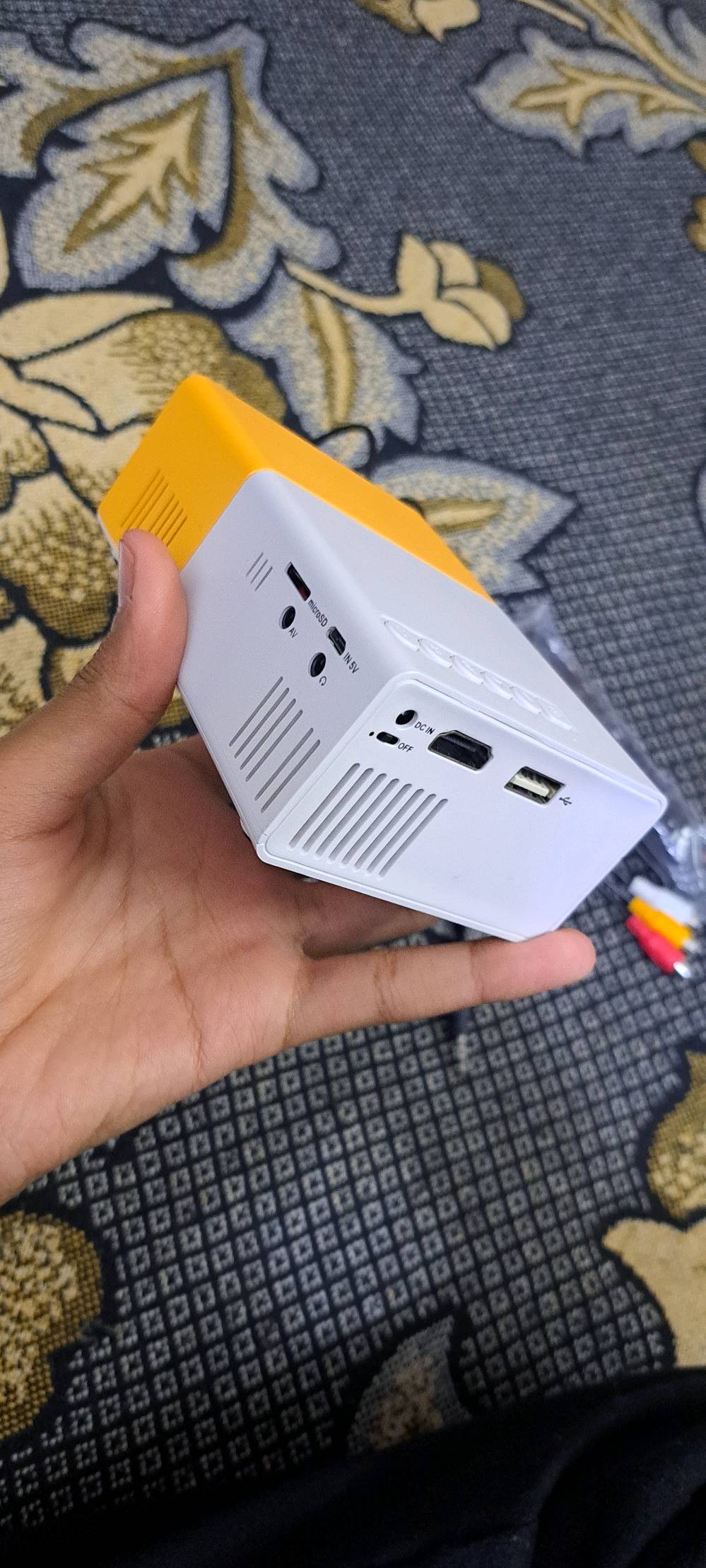 العنوان بغداد حي الجهاد المخابرات
بروجكتر نضيف مستعمل قليل مع كامل ملحقاته