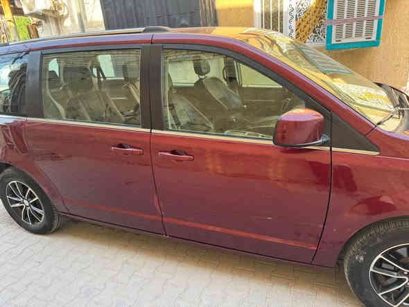 السلام عليكم  اغاتي 🫡بيع او مراوس بجيب 
دوج كرڤان موديل 2018وارد امريكي 
حادثها كلش بسيط السياره كلش جديده 
كير مكينه خير من الله تخم تاير 
تشغيل عن بعد ابواب  وصندوك كهرباء 
السياره كلشي بيها جديد وعل البلاد 
السعر163بيها مجال للتواصل هذه رقمي وبي واتساب ***********علي ابوحيدر بغداد
