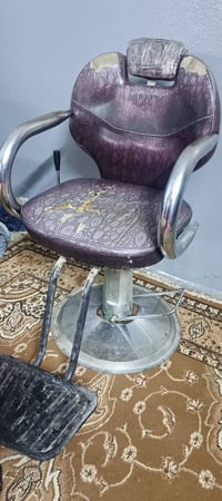 كرسي • حاوي الكنيسه