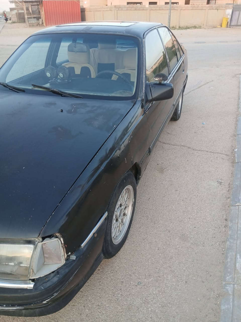 اوبل اوميكا 1991
محرك 2000 
كير محرك مكفول
صدر جديد
سنويه لل 27 شرط تحويل
#ملاحظة_سياره_كص 
السعر 18 ترهم مراوس
مكاني الانبار البغدادي 
***********
