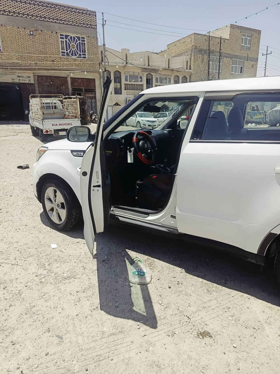 السلام عليكم كيا صول موديل2016 وارد امريكي محرك1600 اقتصادي جاملغ اليمين مبدل وبيها بارد قليل ماشيه57 ميل كامره شاشه تحكم ستيرن تبريد حداديه رقم بغداد اني اداورها مشروع وطني يعني بل ناصرية سنويه لل 2028 سعر خاص او اتصل***********
