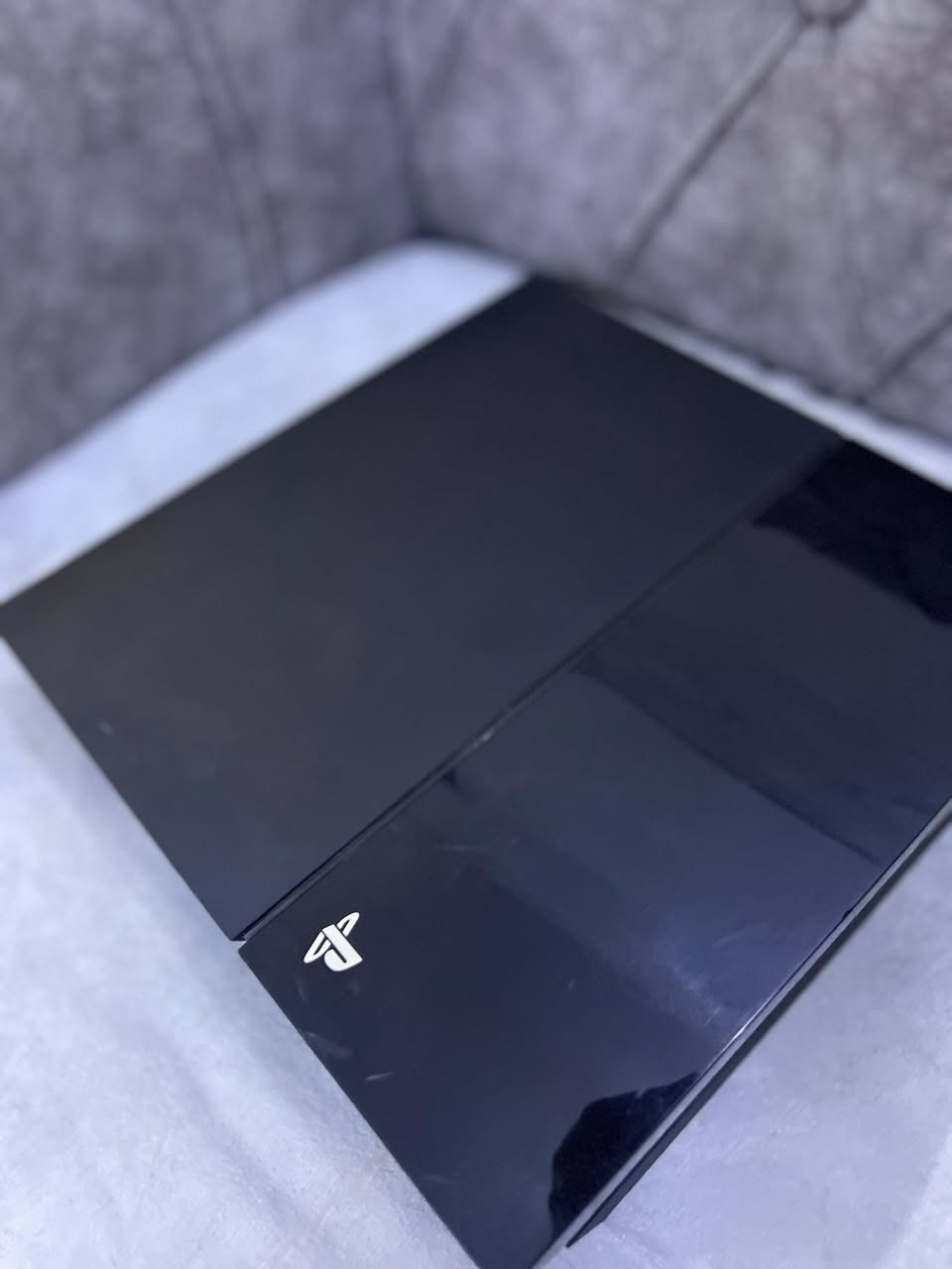 🎮 للبيع بلايستيشن 4 (PS4) مهكر 🎮
✅ سعة 500GB (نص تيرة)
✅ نظام 9.00
✅ الجهاز مهكر وشغال ممتاز وقطعه الهكر فلاش وليسه هارد 
✅ وياه يدين (2) أصليات
✅ شخط خفيف فقط، وما يأثر على الأداء

💰 السعر: 250 ألف دينار عراقي، وبي مجال بسيط

📍 الموقع: بغداد - المحمودية - قرب الحولي

📞 للتواصل: ***********

الله يبارك للمشتري.
