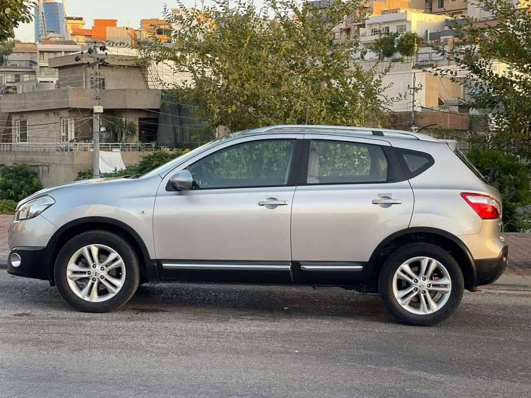 Nissan qashqai  2013
پاک و بێ بۆیاخ (پارچەیەکی بچووک سارد) مەکینەی 2.0L خلیجی . 

***********
***********
