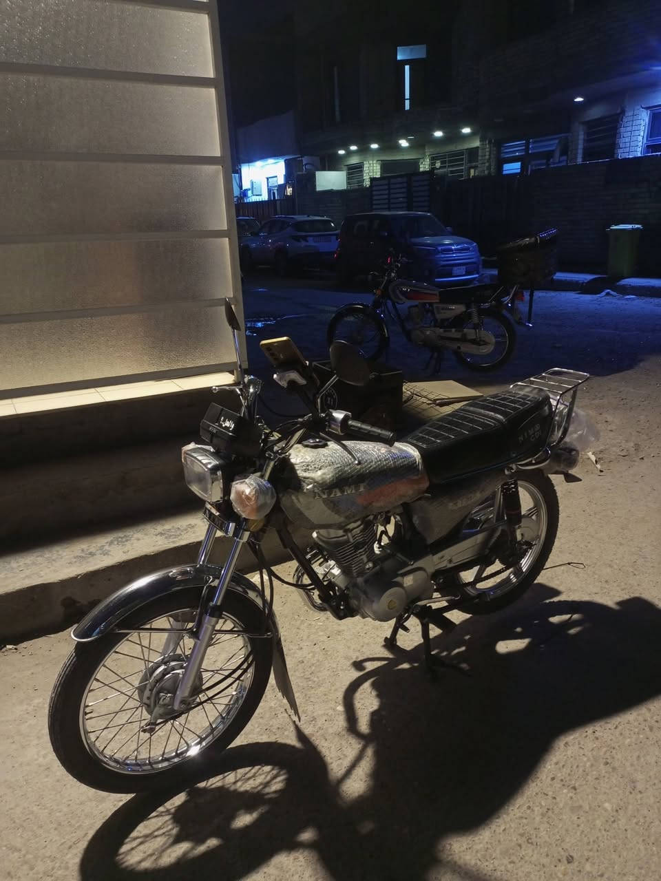 السلام عليكم دراجه نامه امتياز لون اسود موديل 2052ويل خلفي موجود السعر 700 الرقم ***********
