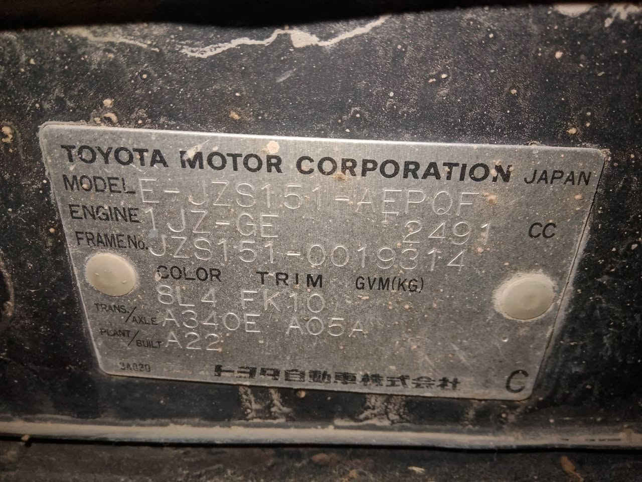 السلام عليكم راس الثور تكم
موديل 1998
مكفوله كص ونقل جثه بيهه شبر بشبر معجوب يم قبق البانزين ومرشوشه للجماليه 
مكينه 2500
كير ومكينه كفوله 
السياره تجي تكلب وتشوف 
سعر 75 وبيهه مجال 
***********
***********
