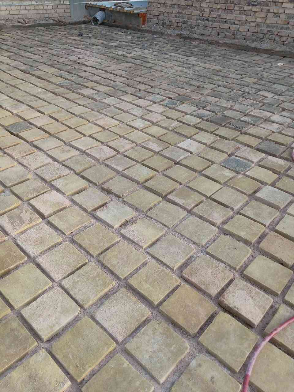 عملنا في تطبيك سطوح فرشي أو تشربت كادر جاهز وبلخدمه بأسعار مناسبة تصعيد مواد او تفليش ارضيه جدران تنظيف أنقاض تدخيل سبيس الاتصال على الرقم أو واتساب ***********
