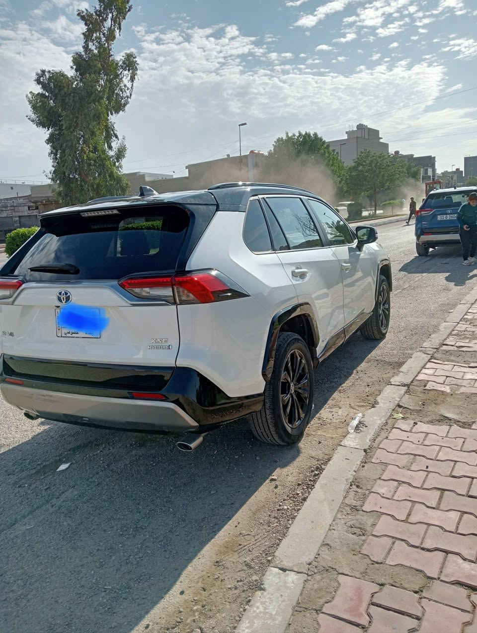 سلام عليكم للبيع راف٤ موديل ٢٠٢٢ لون ابيض صدفي سياره بدون صبغ عده ربع العماره صبغ سياره مواصفات XSE فتح صقف سياره فول مواصفات ماشيه ٩. الف يعني زيرو مكان سياره بغداد الرقم///***********
