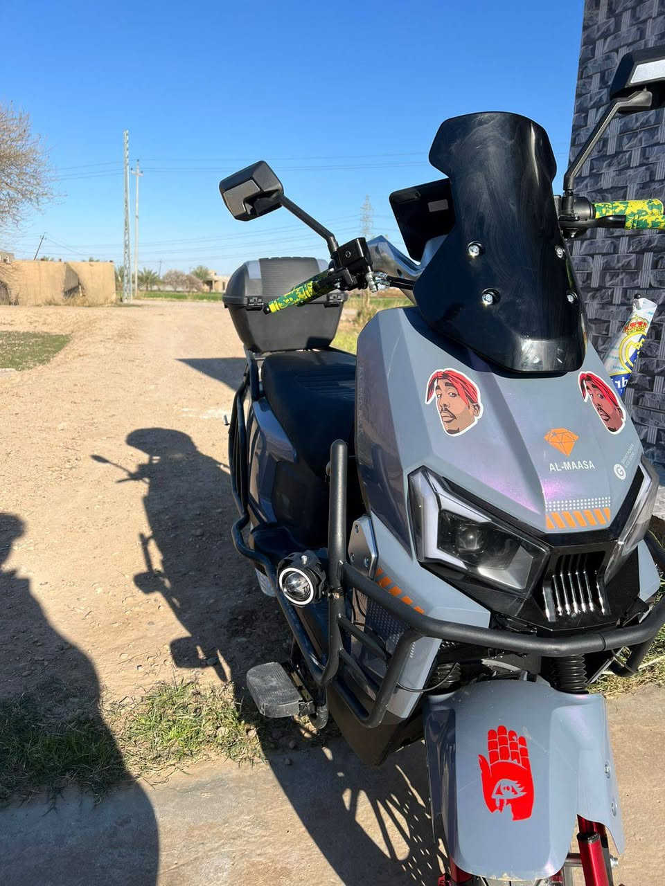 علئ بركة الله دراجه شحن الماسه
نضيفه بعدهي باكيته استخدام اقل 20 يوم 
نشرات لايت ناصي عالي 
دراجه معدله تعديل بسيط 
سرعه حقيقي 130 
شاحنه جديده بيها عداد 
السعر 1مليون مجال وبي مجال 
تواصل ***********
