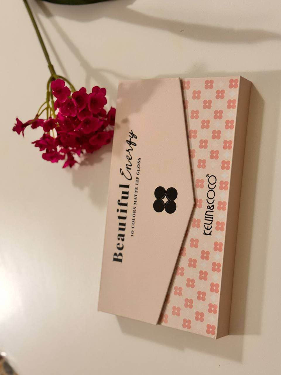 سيت حمر keuin&coco ♥️✨
كواليتي عالي ، ماده ثابته بالشفاه … تكون ڤالڤت ناعمة مخملية 
——————————
 السيت يغنيچ عن أي سيت ثاني 
 يحتوي على 10 قطع كاااملـه 😍
كل لون يقول للثاني “أنا أحلى منك💋 بغداد, العراق


**إذا كنت صاحب هذا الإعلان وتريد حذفه لأي سبب، رجاءا أرسل رسالة إلى الدعم الفني**