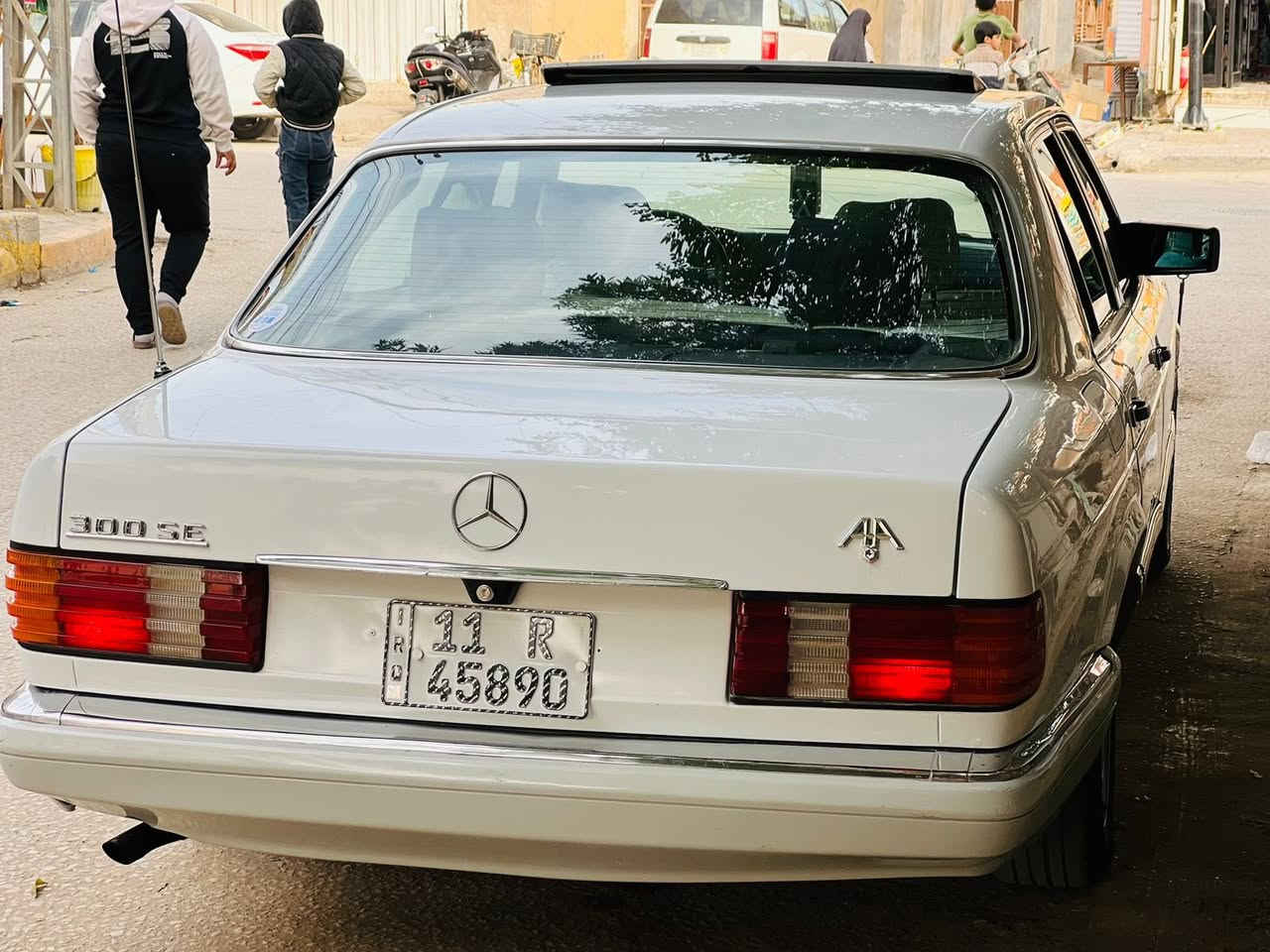 مارسدس جامبو مديل 92 رقم بغداد تحويل مباشر حداديه جديده داخل نضيف سياره جاهزه السعر 68وبيهه مجال الاستفسار ***********مكاني كربلاء  كير محرك 3000سلايت طكتين كلهه شغاله
