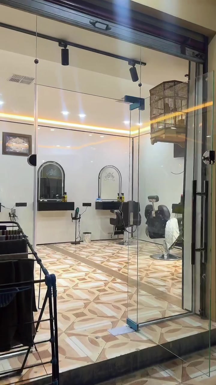 السلام عليكم المحل بحاجه الى حلاق متمرس المهنه اكثر من سنه الموقع حي شيماء يحب نص او ايجار
***********
***********
