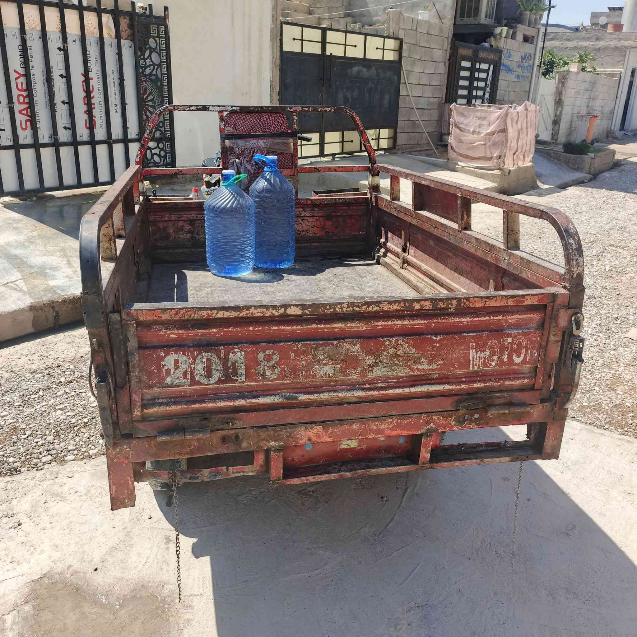 سلام عليكم ستوته للبيع مديل ١٨محرك ٢٠٠ كلها شغاله سعرها ٧٠٠وبيها مجال حي العسكري ***********
