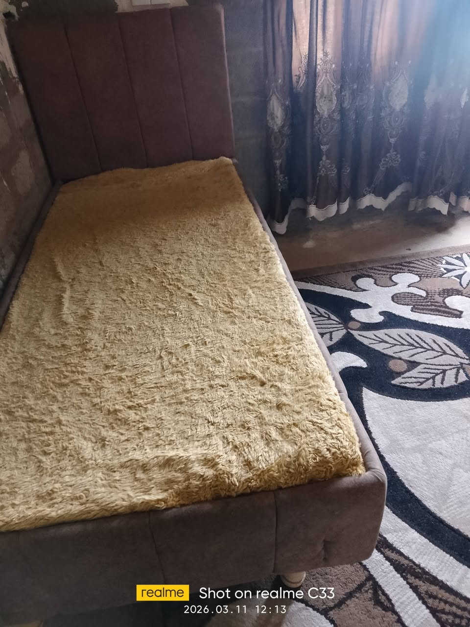 للبيع السعر 100/ ***********
