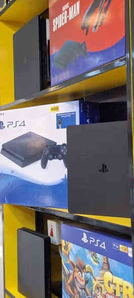 � بلايستيشن 4 سليم – نظافة 100‎%‎
📦 كامل الملحقات
💾 ذاكرة 500GB
💰 السعر: 230,000 دينار فقط
⚠️ الكمية محدودة… لحق قبل لا تخلص!

📍 مركز هدى فون – الرمادي / التاميم / شارع أم عمار
📞 ***********
