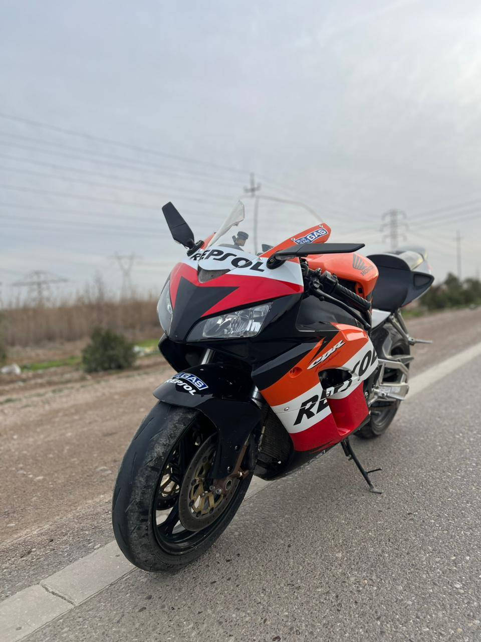 سلام عليكم دراجه هونده ياباني rr1000
كفاله عامه مكفوله حته من الشخط
شراي تجي تفحص وبيك خير وتدلل
سعر الدراجه 33 وبيها مجال مكاني ديالى بعقوبه
علماً الدراجه اوراق ما مرقم
***********
