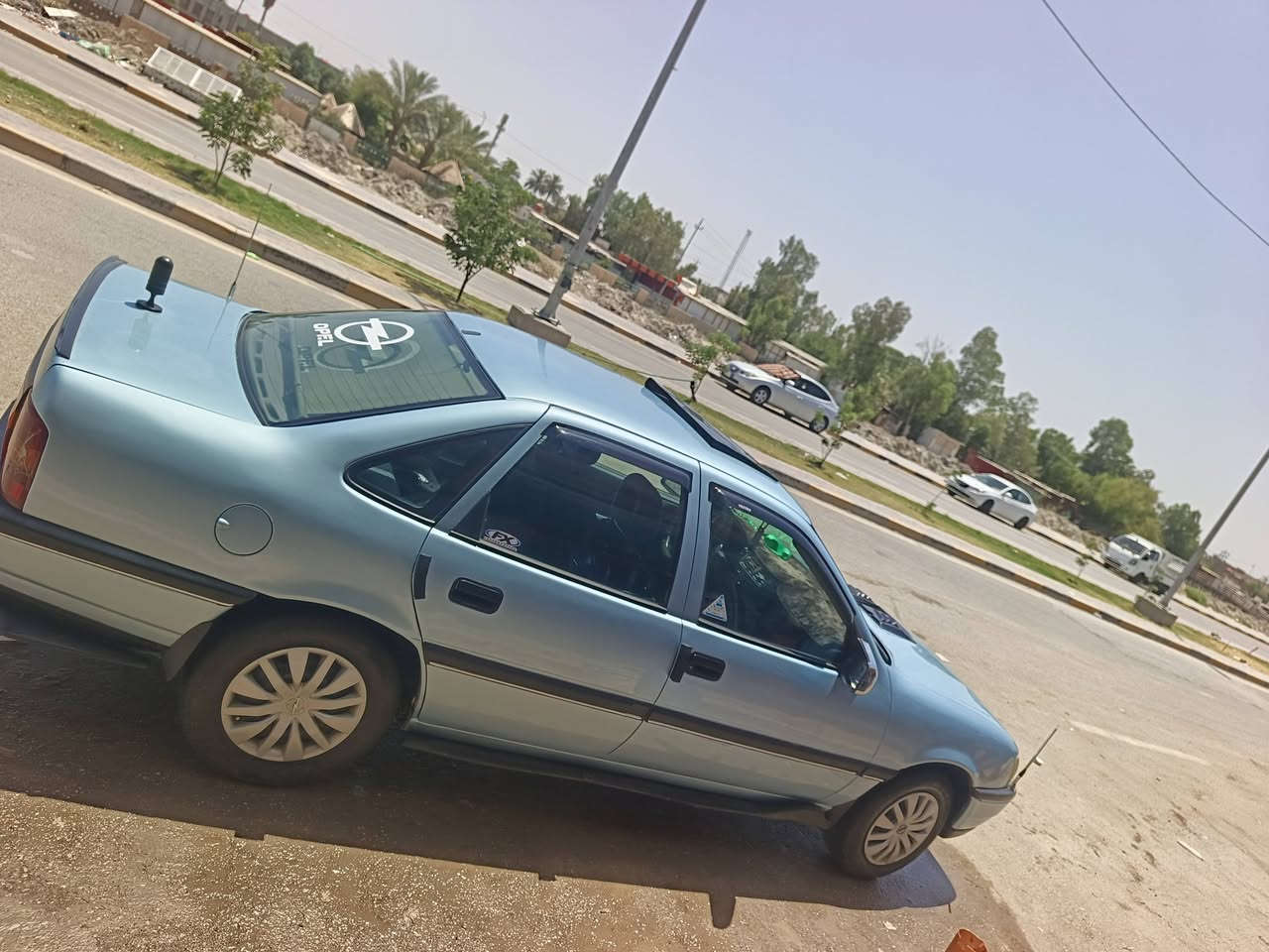 للبيع اوبل فيكترا
المكان بابل جبله

كير محرك على الفحص 

كهربائيات كلها شغالة 
ماصدات جدد و انارة اصفر وابيض LED  عالي
ماسحات شغلات جدد
بطارية جديدة
دشبول جديد 
ابطاين جدد
الابواب كلها تتفتح وتتقفل
مسجل شغال
ست سماعات 
كيجات كلها شغالة
السيارة امانة الله مال جناي ما نقصها اي شي 
السعر ٣٦وبيها مجال 
الشراي يتصل
***********
