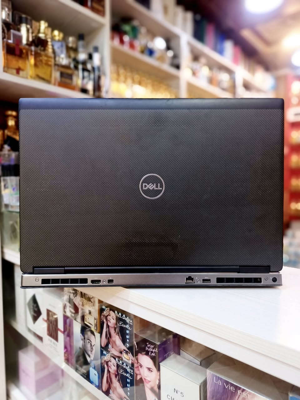 لابتوب بمواصفات قوية 
المواصفات
Cor i7
الجيل 8
الرام 16GB
الهارد GB ssd500
حجم الشاشة 17.6 انج 
كارت الشاشة الخارجي 6G
نظافة الجهاز عالية جدا جدا 
🎁 الملحقات 
شاحن أصلي + حقيبة 
السعر 425 الف دينار 
يتوفر توصيل لجميع محافظات العراق 
للتواصل على الخاص او على الواتساب
***********
***********
