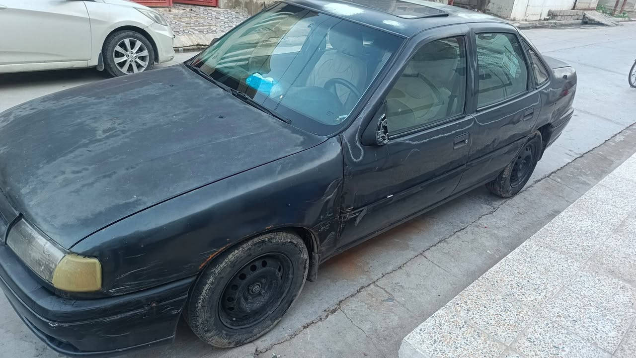 للبيع اوبل فكترا اسود كحلي رقم بسمي سنوية 2028موديل 93 حجم 16 مابيها خياس ابدآ داخلها نظيف ابواب صاج كير محرك مجفت جديد قبل اسبوعين ديلكو جديد كير نظيف السعر *********** خابر او خاص
